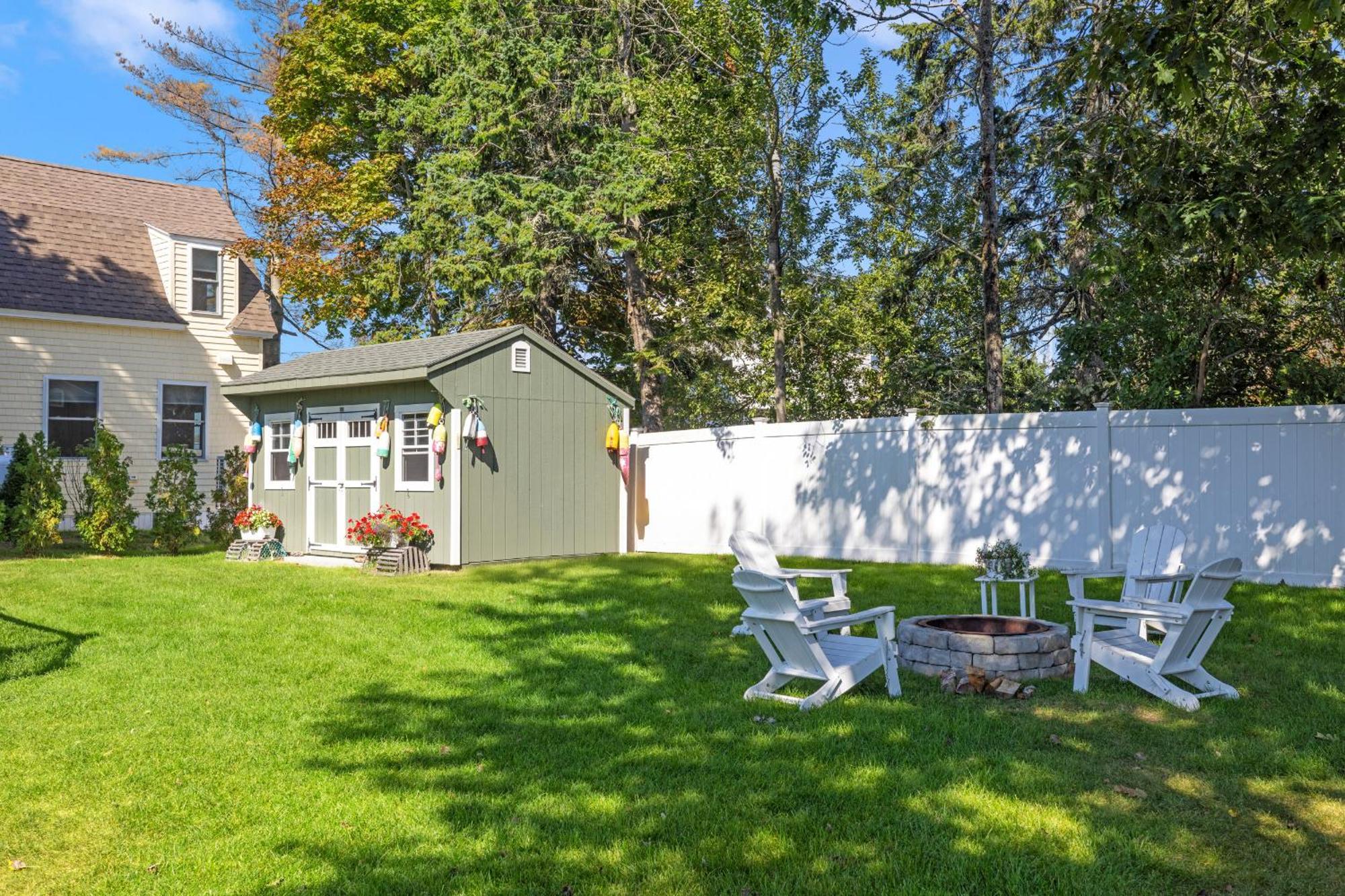 Pine Point Beach House With Deck, Fire Pit & Porch Scarborough Exteriör bild